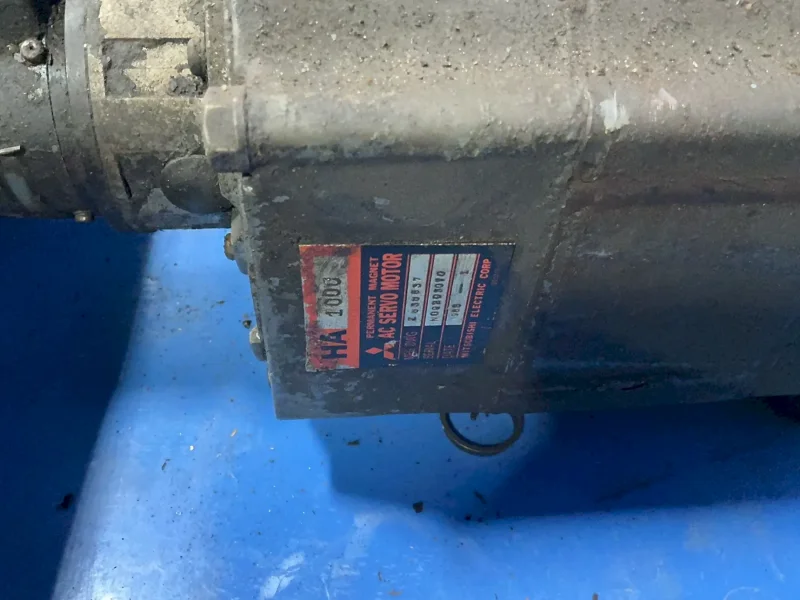 SERVO MOTORS
