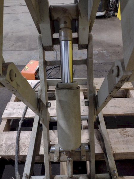 2,000 LBS X 24" X 48" AMERICAN HYDRAULIC SCISSOR LIFT TABLE, SINGLE PHASE 115V STOCK#3535