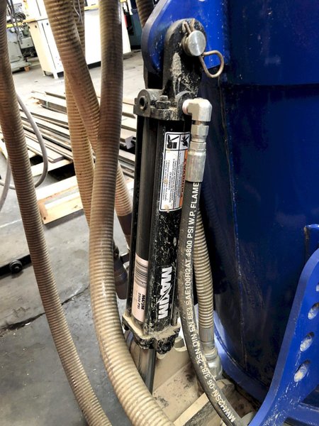Xtractor XR2500SHD Garnet Removal System equipped with 3000 Lb Capacity, Sandpiper Pump, Hydraulic Dump, Mounting Frame