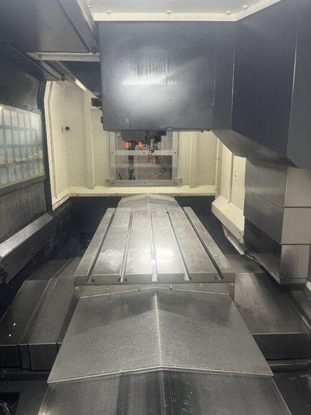 Hwacheon Vesta 1050B CNC Vertical Machining Center – 50 Taper Mill