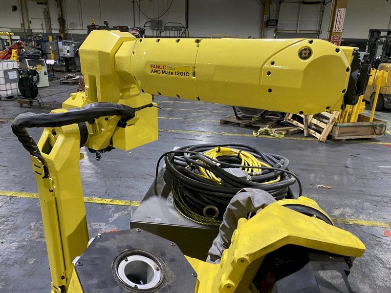 FANUC – ArcMate 120iC w/ R-30iA Controls REFURBISHED