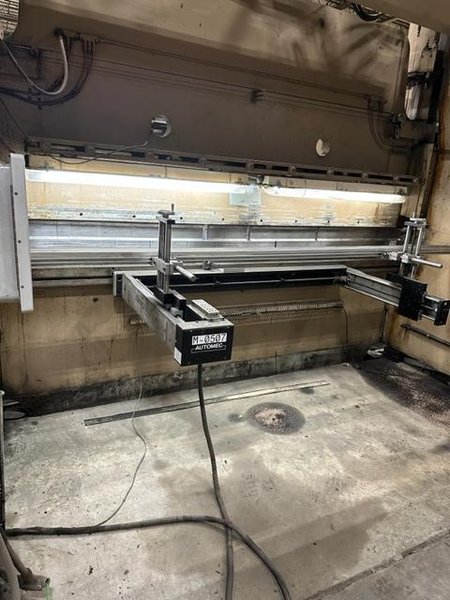 300 Ton x 12′ Pacific J300-12 CNC Press Brake