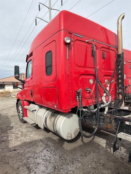 2020 Freightliner Cascadia 1FUJHHDV4LLLC1676