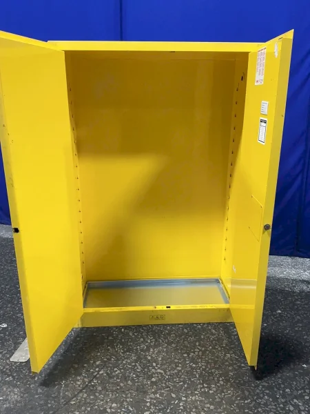 JUSTRITE 45 GALLONS  / 43" X 18" X 65" FLAMMABLE CABINET  -  894500