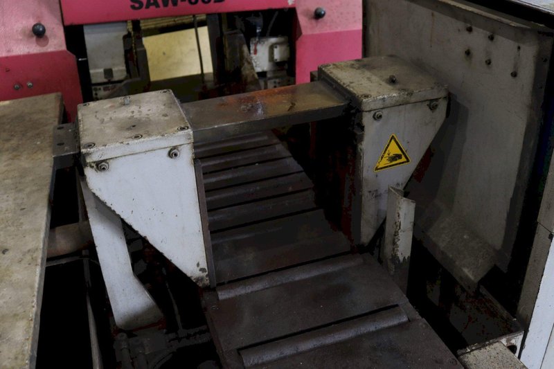 11.8' X 11.8' BEHRINGER 2 POST HORIZONTAL BAND SAW: STOCK #69883
