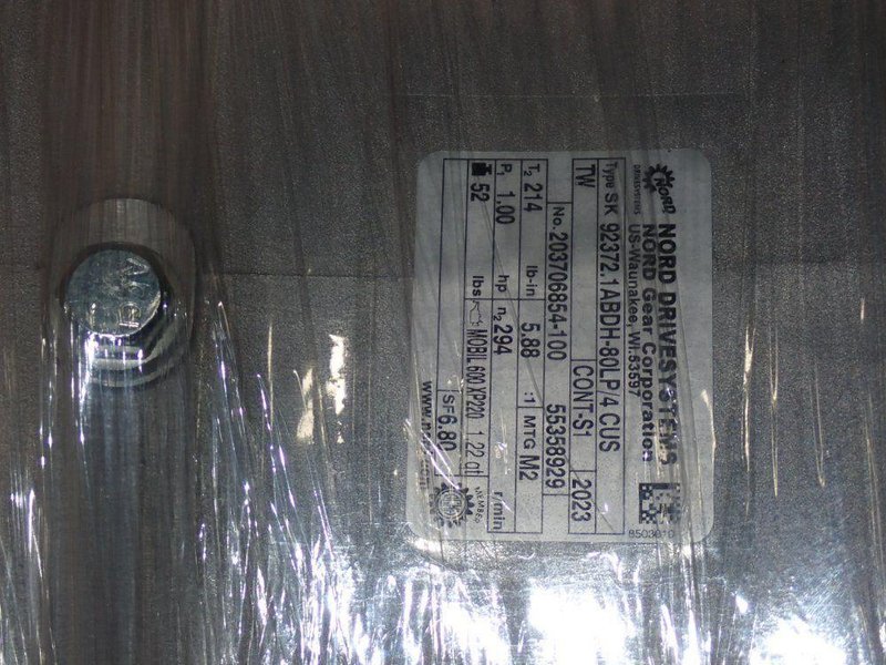 NORD DRIVE SYSTEMS 1 HP GEAR DRIVES   -  SK80LP/4 CUS TW  92372.1ABDH-80LP/4