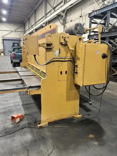 USED 2003 STANDARD 1/4" X 10' HYDRAULIC SHEAR MODEL CS250-10