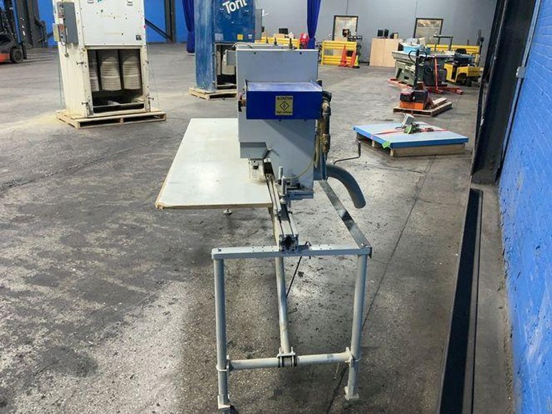THOMPSON INDUSTRIES PUNCH MACHINE