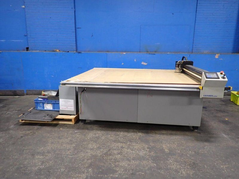 GERBER 96" X 75" CUTTING TABLE