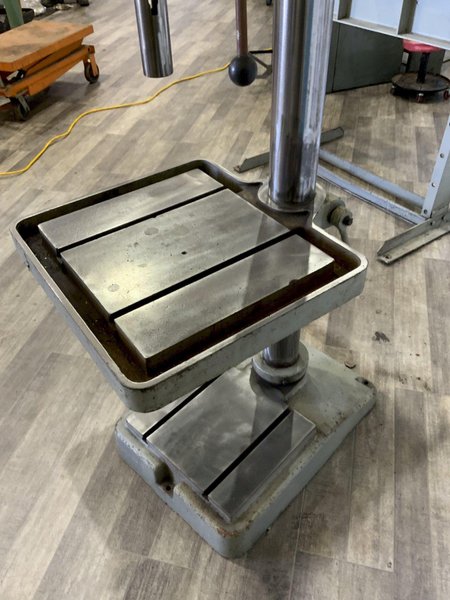 20" CLAUSING MODEL 2277 SINGLE SPINDLE DRILL: STOCK #81484