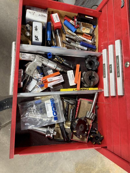 HAAS VF-3 CNC VERTICAL MACHINING CENTER W/ TOOLING. STOCK #1008225