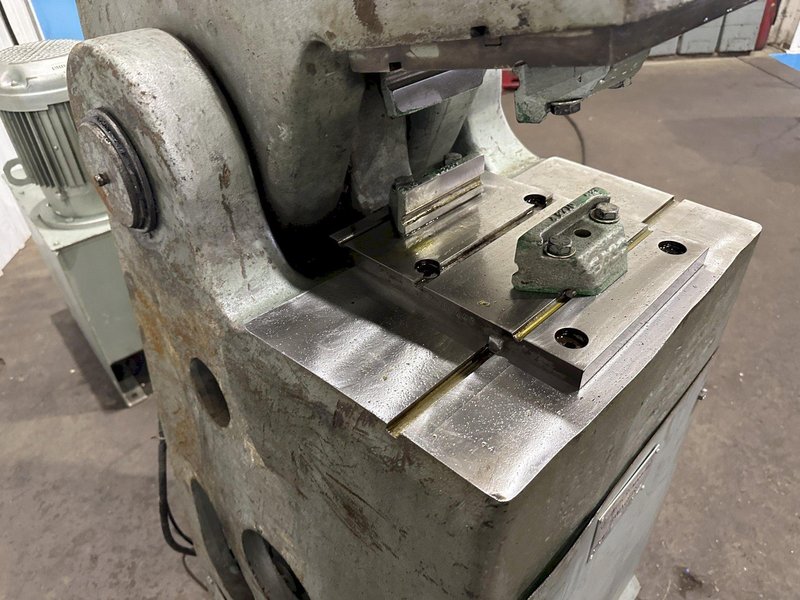 500 TON ESCO SWAGING PRESS: STOCK #77008