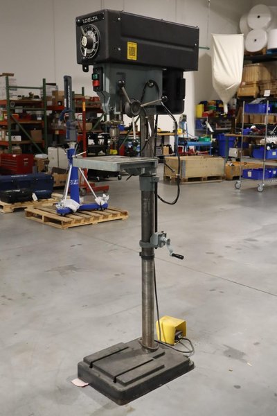 Delta 15-350 Variable Speed Drill Press – 3/4 HP, 7-1/2" Throat, 14" x 11" Tilting Table W/ Foot Switch- Auction Item
