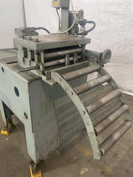 12&quot; X 12&quot; COIL-MATIC MODEL HF STRAIGHTENER. STOCK # 0362824.