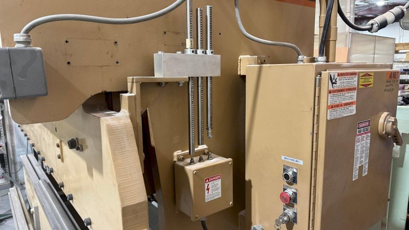 2001 Standard Industrial AB100-8 Hydraulic Press Brake (#5653)