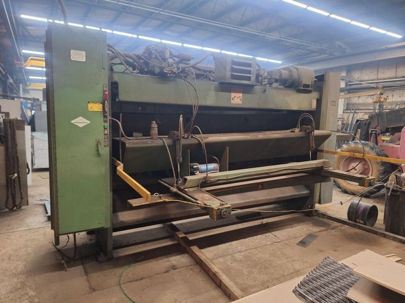 1/2″ x 10′ Cincinnati Model 500HS-10 Hydraulic Power Squaring Shear, 1990