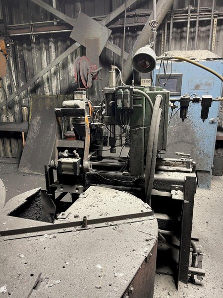 2008 B and P model 100b sand muller s/n hoodb-105 , 250 hp , 84700 gearbox, 2010 Harley compactability controls s/n sn18pc0662, 2550 test unit, bond feed system