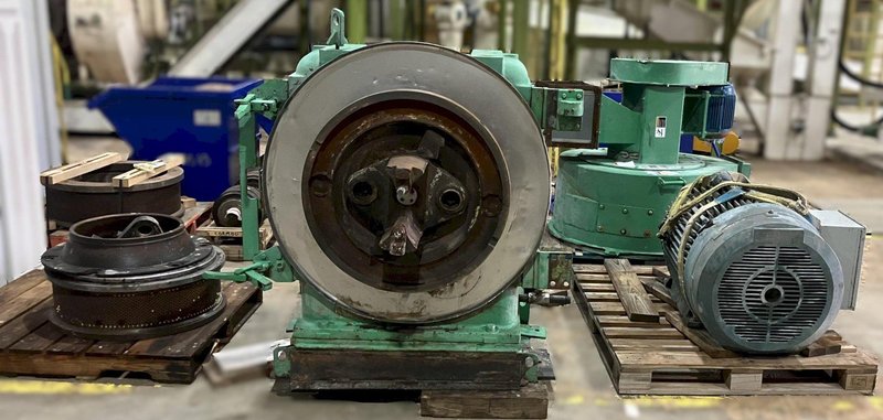 CPM Pellet Mill w/ Large Force Feeder