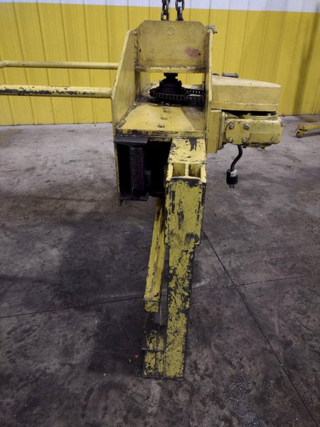 3,000 LBS CALDWELL MOTORIZED COIL GRAB LIFTER: STOCK #22717