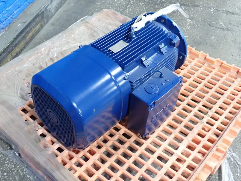 SEW EURODRIVE 30 HP GEAR MOTOR  -  DRN180L4/BE30HR-FG