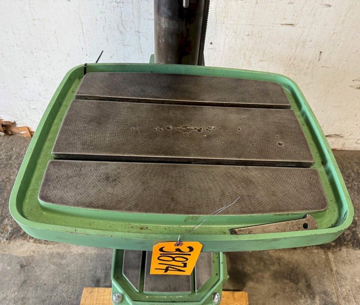 24&quot; Doall Single Spindle Drill DG-24, Gear Head, 90-3360 RPM, 16&quot; x 20&quot; T-Slot Table, Clean