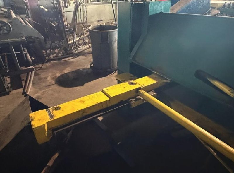 8' X 10 GA NIAGARA #68 SQUARING SHEAR. STOCK # 0758526