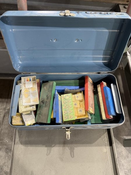 23″ x 118″ TUDA Tudormax Engine Lathe – with Tooling