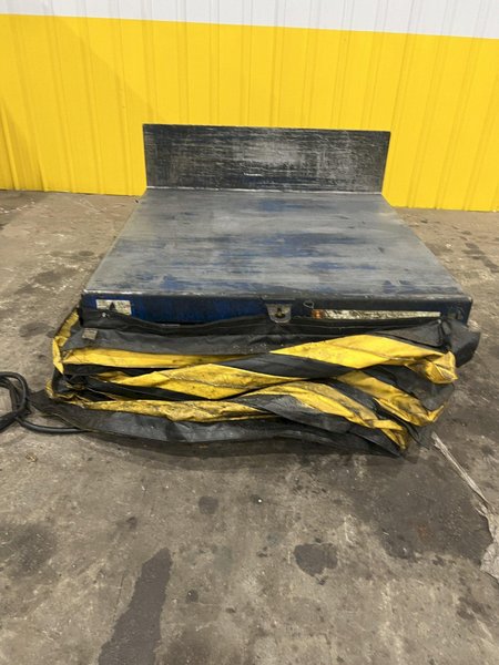 5,000 LB VESTIL MODEL #EHLTT-4848-5-47 HYDRAULIC LIFT AND TILT SCISSOR TABLE: STOCK #20544