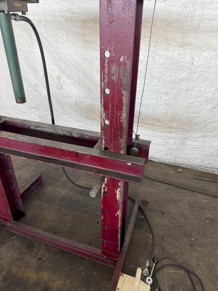 10 TON SPX H-FRAME HYDRAULIC SHOP PRESS. STOCK # 1165323