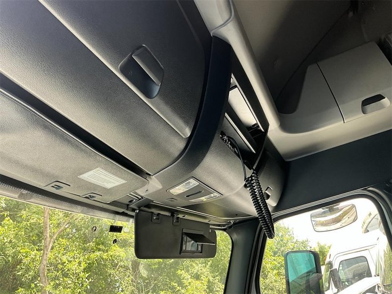 2021 Freightliner Cascadia 1FUJHHDR6MLMJ2151