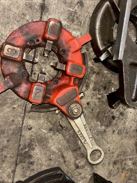 2" OSTER MODEL #702 PIPE THREADER WITH RIDGID HEADS: YOBRO #24575