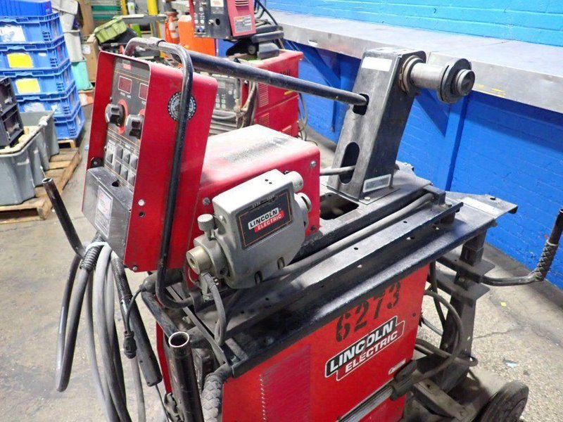 LINCOLN 350 A WELDER  -  POWER WAVE S350