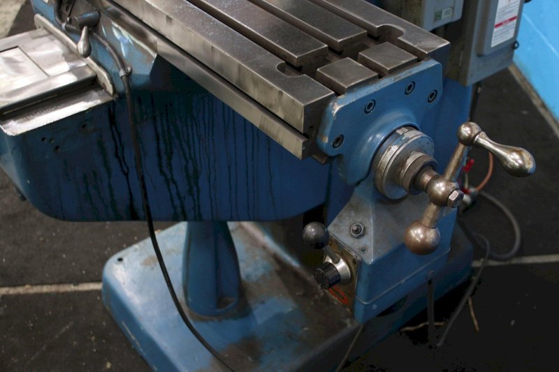 2 HP BRIDGEPORT RAM TYPE VERTICAL MILL: STOCK #75296