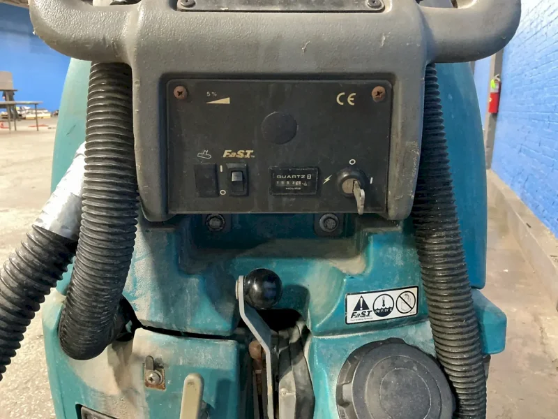 TENNANT WALK BEHIND FLOOR SCRUBBER  -  MODEL T5
