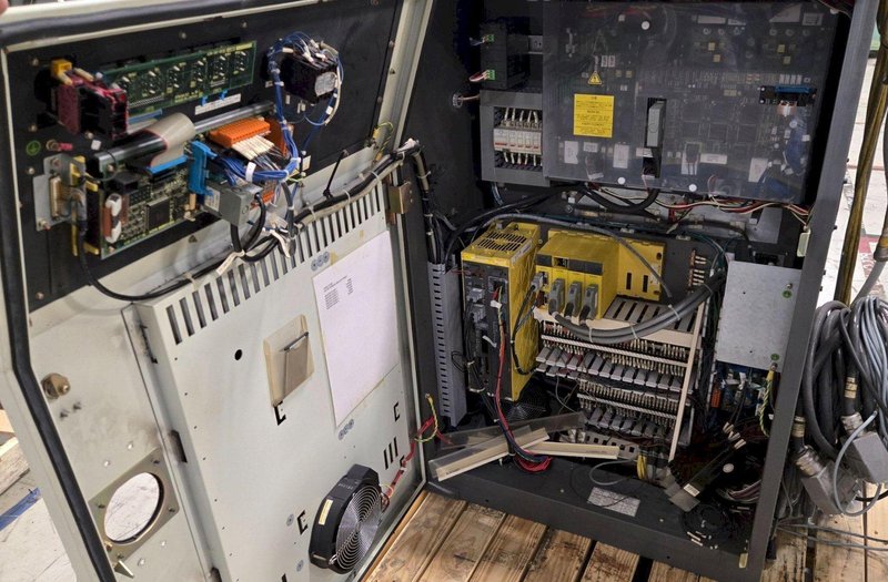 M-6IB ROBOT / R-J3IB CONTROLLER USED