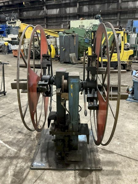 1,100 LB X 14" W GSW PULL OFF DOUBLE END COIL REEL UNCOILER: YOBRO #24860