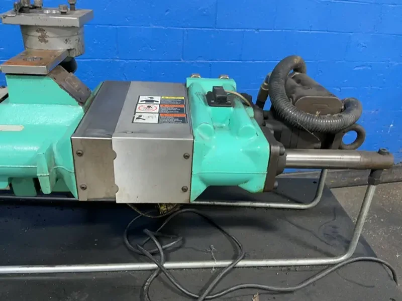 ARBURG 16 KW ALLROUNDER HYDRAULIC INJECTION MOLDER  -  221 KS 350-100