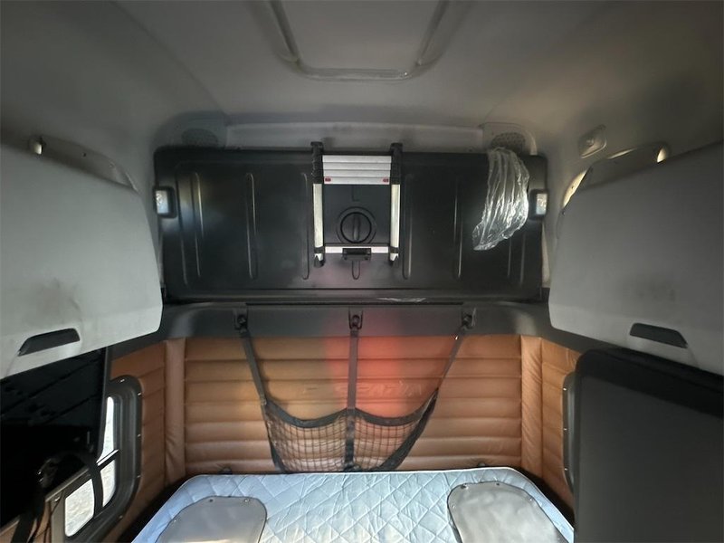 2019 Freightliner Cascadia 1FUJHHDR5KLKM7237