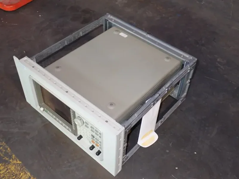 HEWLETT PACKARD DYNAMIC SIGNAL ANALYZER   -  35670A