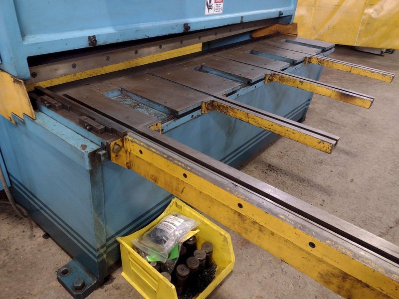 8&#039; x 1/4&quot; MASTER-FAB MODEL #SSB250-8 HYDRAULIC SHEAR: STOCK #18407