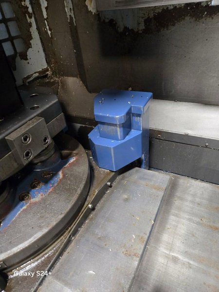 Matsuura H-Plus 300 HMC, 2006 – Chip Conveyor, Cool Through Spindle, Probing