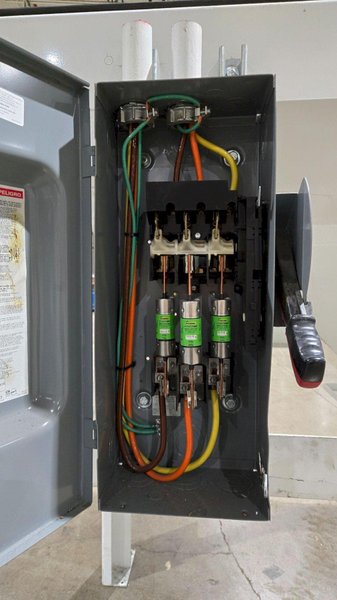 ROBOVENT FILTERED EXHAUST SYSTEM FUME EXTRACTOR USED