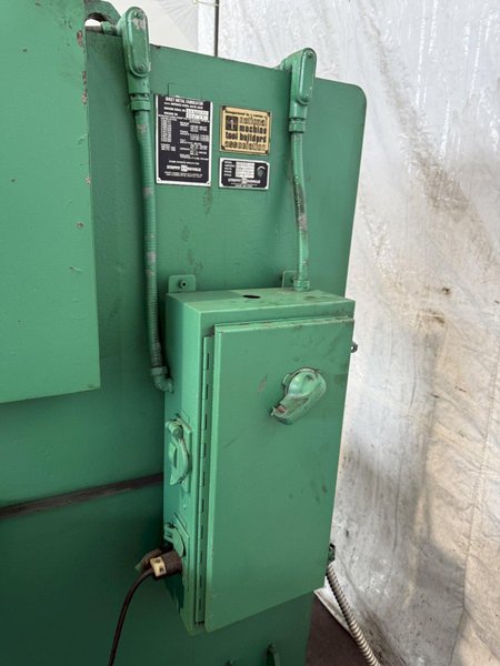 STRIPPIT SUPER 30/40 40-TON SINGLE STATION PUNCH PRESS W/ TOOLING INCLUDED. STOCK # 0774325