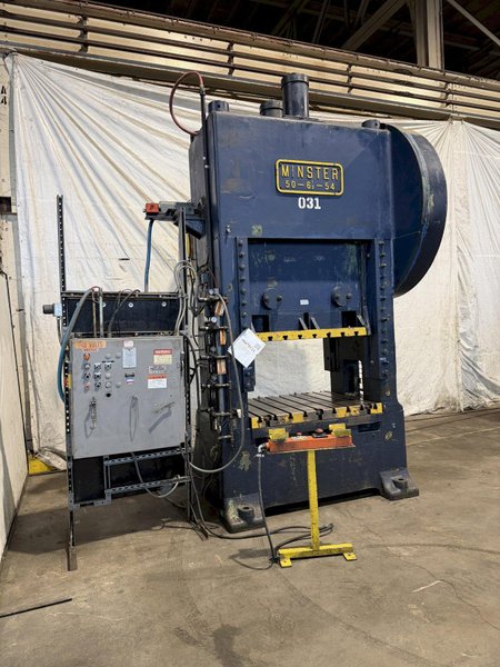 160 TON MINSTER 50-6 1/2-54 STRAIGHT SIDE DOUBLE CRANK PRESS. STOCK # 0470124
