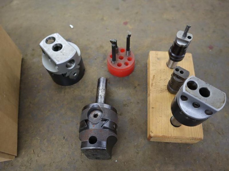 Offset Boring Bar Heads, Various Sizes, with Boring Bars- Auction Item