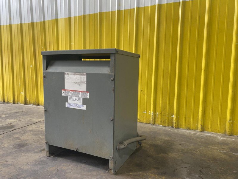 30 KVA SQUARE D 480 - 208Y/120 VOLT ELECTRICAL TRANSFORMER: STOCK 18911