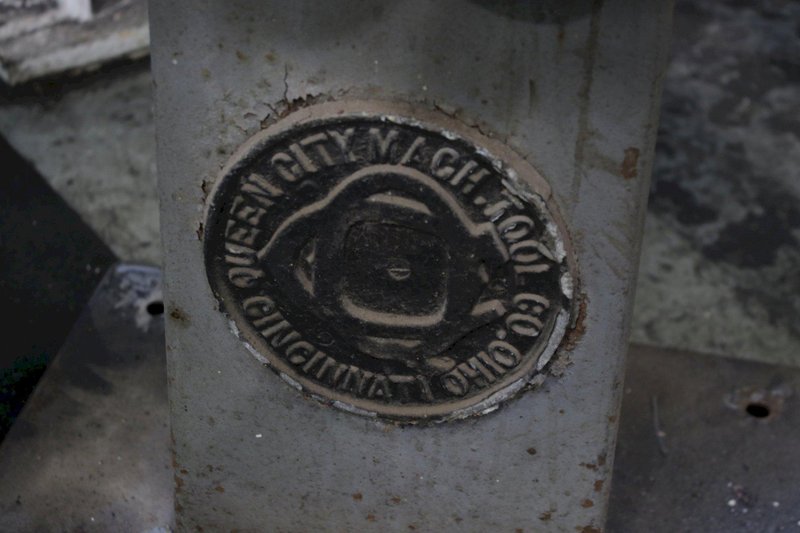 10&quot; QUEEN CITY DOUBLE END PEDESTAL GRINDER: STOCK #76234