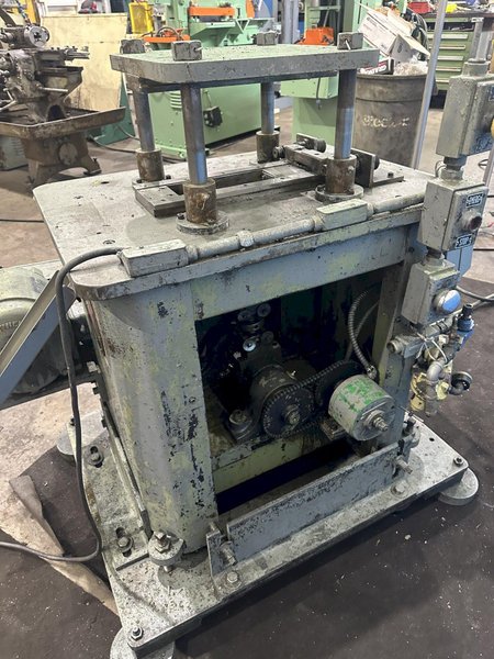 8 TON MAPLEWOOD 4 POST CUTOFF PRESS: STOCK #77508