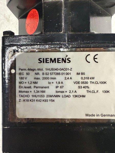 SIEMENS 1HU5040-0AC01-Z SERVO MOTOR NEW NO BOX