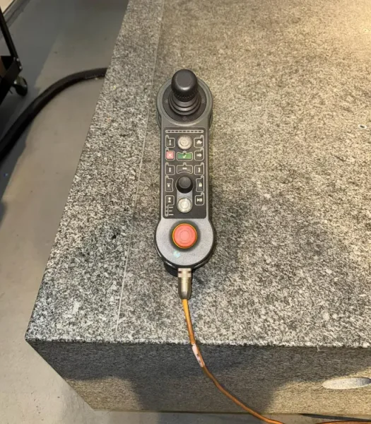 2013 HEXAGON DEA Global 20.40.15 | Coordinate Measuring Machines